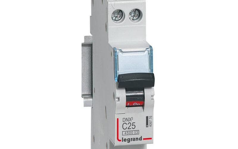 Disjoncteur 25A Ph+N à vis courbe C 4.5kA 230V - LEGRAND DNX3 - 406776