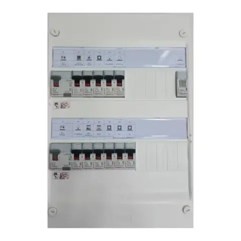 Tableau électrique équipé 2 rangées 1ID 63AC - 1ID 40A - 11 disjonteurs + ronfleur